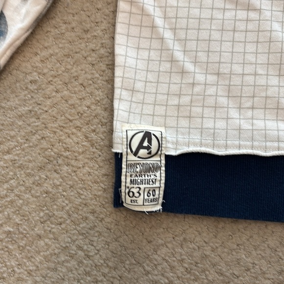 Marvel Avenger Short Hoodie - Picture 4 of 4